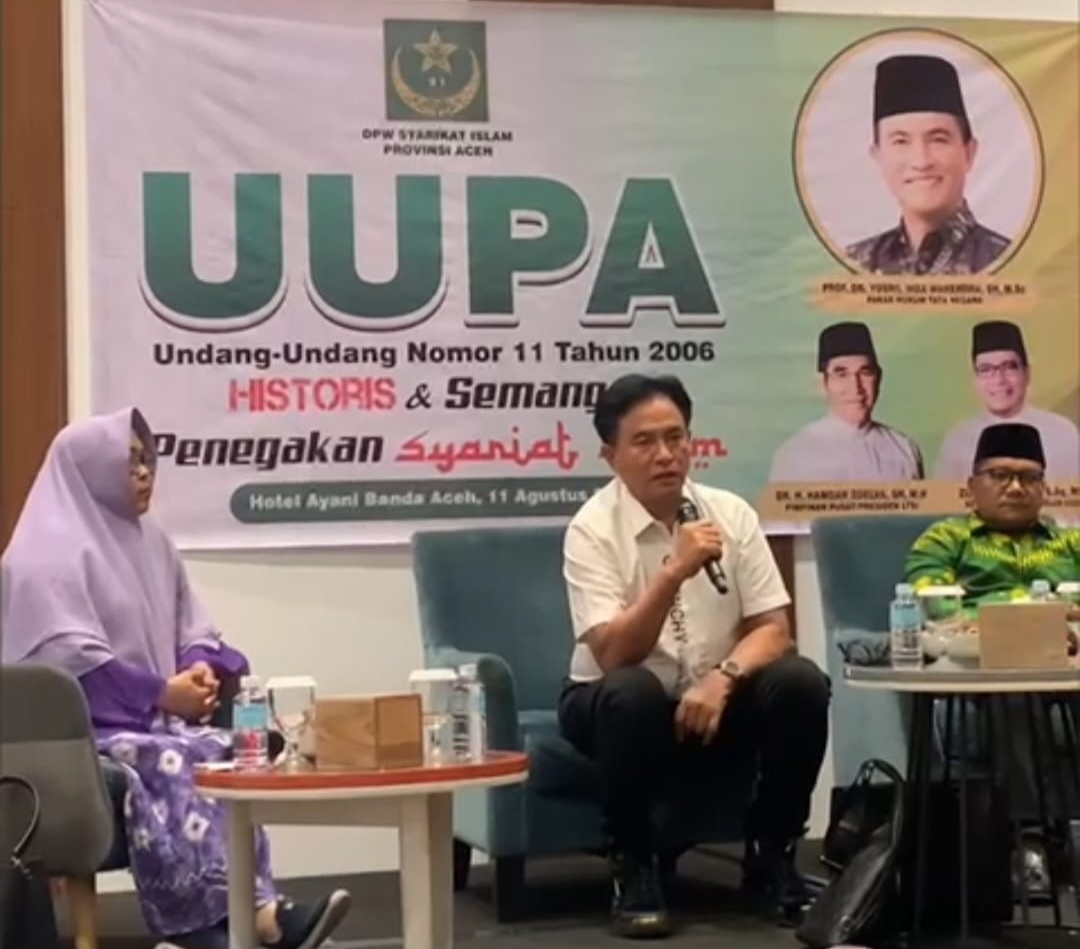 Pakar Hukum Tata Negara Prof Dr Yusril Ihza Mahendra pada diskusi "UUPA, Historis dan Semangat Penegakan Syariat Islam" yang dilaksanakan DPW Syarikat Islam Aceh di Banda Aceh, Jum'at (11/8)