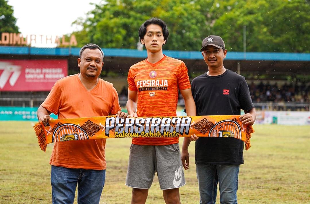 Persiraja Banda Aceh mengumumkan perekrutan pemain asing asal Jepang, Arata Takatori untuk memperkuat tim di kompetisi Liga 2 Indonesia musim ini