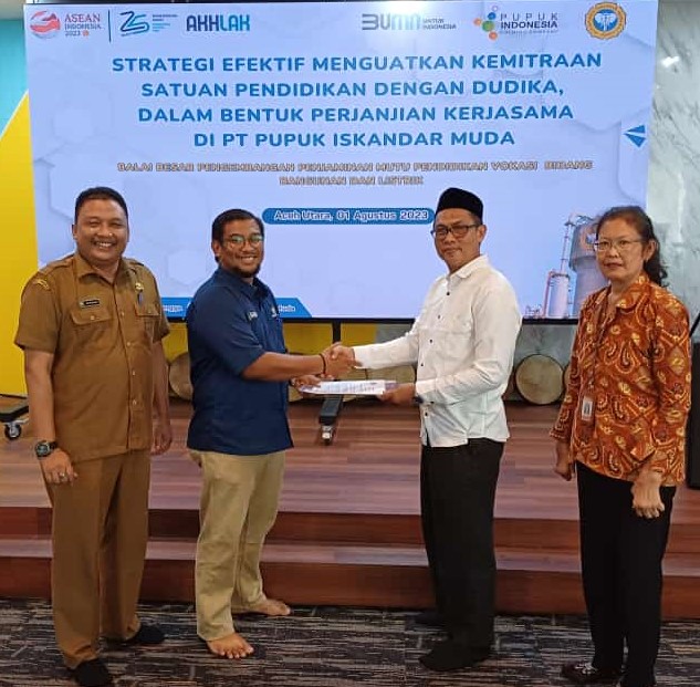 SMK Swasta Ulumuddin Lhokseumawe menjalin kerja sama dengan PT Pupuk Iskandar Muda (PIM) Aceh Utara. Penandatanganan kerja sama berlangsung Selasa (1/8)