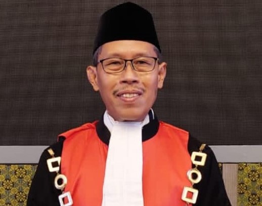 Dr Suharjono SH MHum