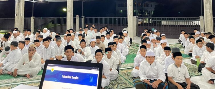 Dayah Samudera Pasai Madani melaksanakan pemilihan Ketua OPSPM (Organisasi Pelajar Samudera Pasai Madani) di Mushalla Al Muttaqin, komplek dayah, Ajuen Jeumpet, Darul Imarah, Aceh Besar, Sabtu (12/8)