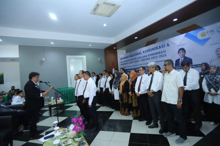 Pengurus ISKI Korwil Aceh Periode 2023-2026 dilantik di Ruang VIP AAC Dayan Dawood USK oleh Ketua Umum ISKI Dr Dadang Rahmat Hidayat, pada Selasa siang (22/8). (Foto: Humas ISKI Aceh)