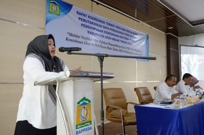 Kepala Bappeda Aceh Besar Rahmawati memberikan sambutan pada pembukaan Rakor Teknis TKPK dan Sosialisasi P3KI Tahun 2023 di Kantor Beppeda, Aceh Besar, Rabu (23/8)