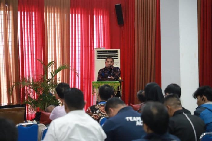 Pj Bupati Aceh Besar Muhammad Iswanto membuka Raker KONI Aceh Besar 2023, di aula Dekranasda, Gampong Gani, Kecamatan Ingin Jaya, Kamis (24/8)