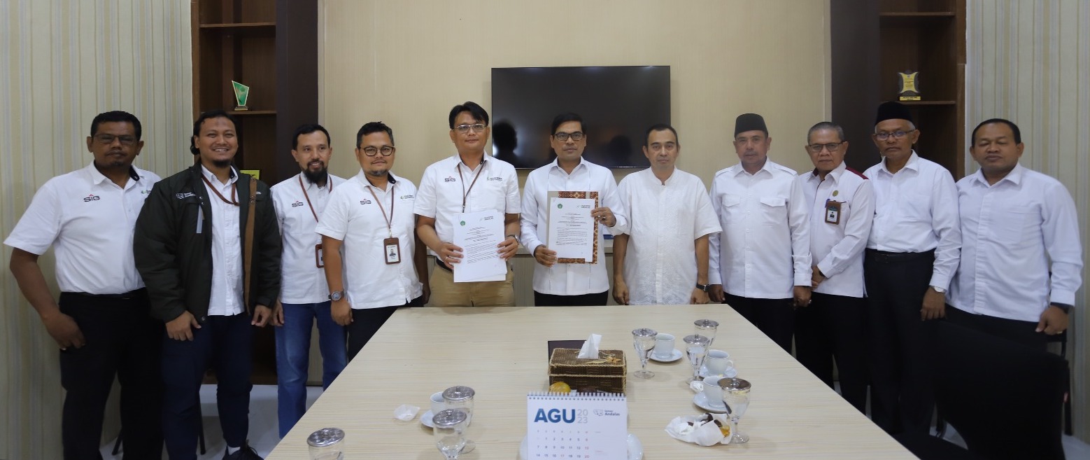 UIN Ar-Raniry menjalin kerja sama dengan PT Solusi Bangun Andalas (PT SBA) bertempat di kompleks pabrik Semen Andalas Lhoknga, Aceh Besar, Senin (28/8)