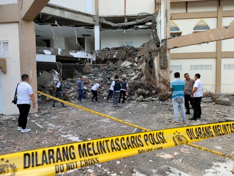 Penyidik Subdit Tipidkor Ditreskrimsus Polda Aceh menetapkan 5 orang tersangka dalam kasus korupsi yang menyebabkan runtuhnya rumah sakit rujukan regional wilayah Aceh Tengah