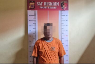Satreskrim Polres Bireuen menangkap SA (39) pelaku kasus penipuan dan penggelapan uang pembangunan rumah dhuafa dengan total kerugian Rp 1,6 miliar dan korban mencapai 300 orang
