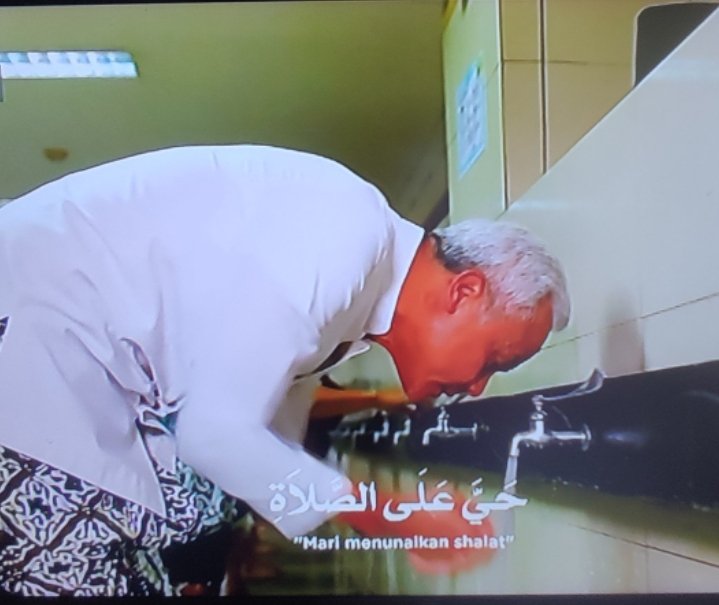 Bakal calon presiden (Bacapres) PDIP Ganjar Pranowo, menjadi sorotan usai muncul di tayangan azan salah satu stasiun televisi (TV) swasta