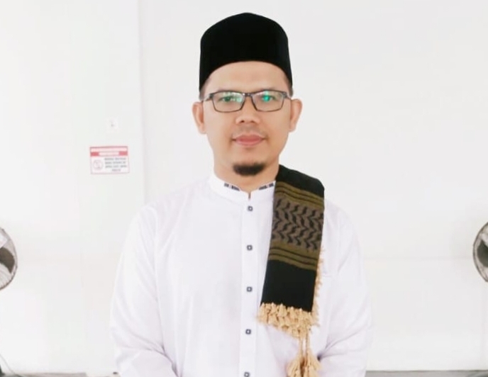 Ustaz Dr Emi Yasir Lc MA, Pimpinan Dayah Madrasatul Qur’an Desa Baet, Kecamatan Baitussalam, Aceh Besar