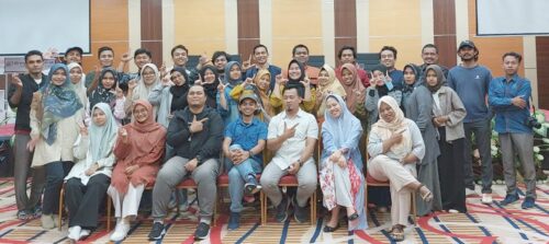 World Research Institute (WRI) Indonesia dan Forum Jurnalis Lingkungan (FJL) Aceh memberikan pelatihan jurnalisme warga Untuk Perhutanan Sosial