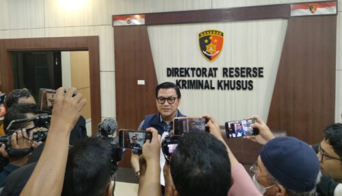 Dirreskrimsus Polda Aceh Kombes Pol Winardy memberikan keterangan kepada wartawan