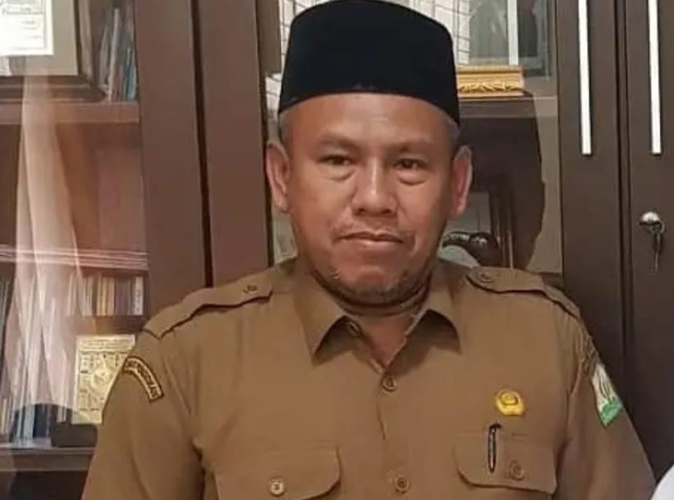 Kepala SMA Negeri Modal Bangsa Aceh Misra SPd MPd