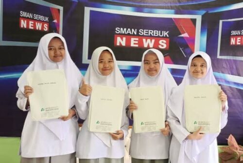 Empat siswi SMAN Seribu Bukit Gayo Lues, Nadia Aulia, Muliara Sakila, Kendra Jovita dan Susila Lestari mewakili Indonesia dalam ajang AJYELN (Asean Japan Young Environmental Leaders Netwok)