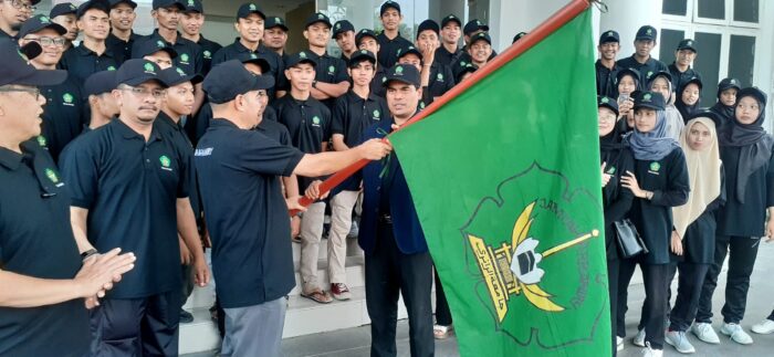 Rektor UIN Ar-Raniry Prof Dr Mujiburrahman melepas kontingen UIN Ar-Raniry yang akan berlaga pada Pekan Olahraga Mahasiswa Daerah (POMDA) Aceh di Kota Lhokseumawe pada 16-23 September 2023