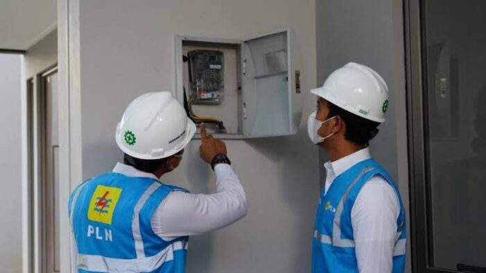 PT PLN siap menjalankan keputusan pemerintah melalui Kementerian ESDM untuk menjaga tarif tenaga listrik bagi 13 golongan pelanggan non-subsidi tidak mengalami kenaikan atau tetap