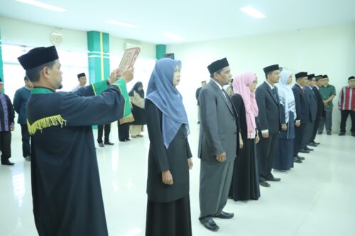 Rektor UIN Ar-Raniry Prof Dr Mujiburrahman MAg melantik pejabat administrator, dosen dengan tugas tambahan dan jabatan fungsional dosen, Jum'at (29/9)