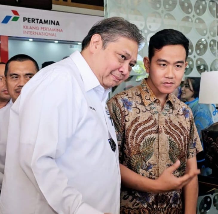 Ketua Umum DPP Partai Golkar Airlangga Hartarto dan Gibran Rakabuming