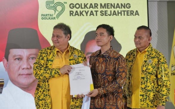 Partai Golkar resmi mengusung Wali Kota Solo Gibran Rakabuming sebagai bakal cawapres Prabowo Subianto melalui (Rapimnas) Partai Golkar, Sabtu (21/10)