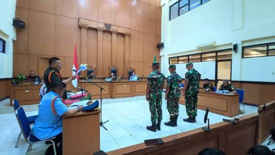 Tiga oknum anggota TNI menjalani sidang kasus pembunuhan Imam Masykur di Pengadilan Militer II-08 Jakarta, Senin (30/10)