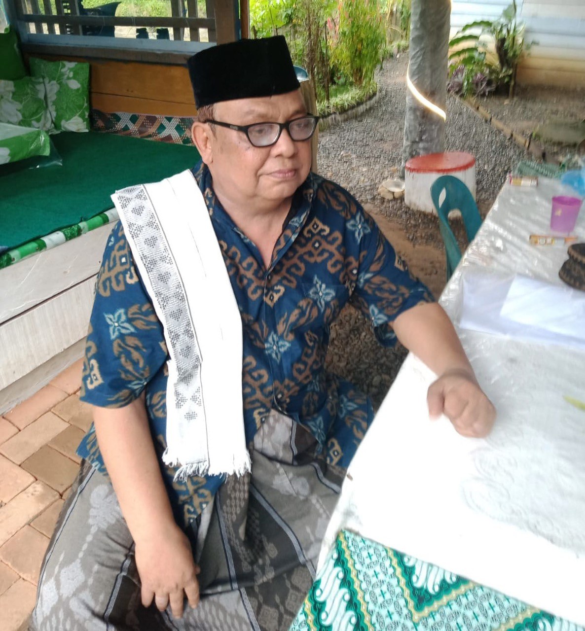 Pengurus Badan Kemakmuran Masjid (BKM) Muhajirin Komplek KORPRI Kecamatan Darul Imarah, Aceh Besar Tgk H Khalidin Lhoong
