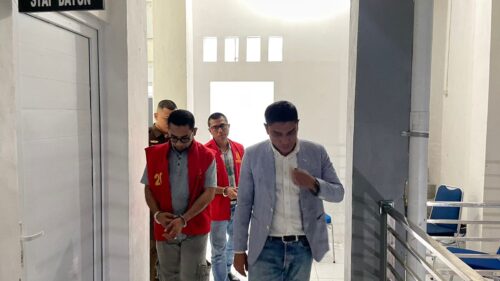 Tim Penyidik Pidsus Kejari Aceh Selatan, Senin (9/10) menetapkan dan menahan 2 tersangka kasus tindak pidana korupsi pengadaan barang dan jasa SIMRS pada BLUD RSUD dr Yuliddin Away Tapaktuan Aceh Selatan
