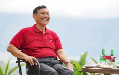 Menko Kemaritiman dan Investasi Luhut Binsar Pandjaitan mengakui ia sakit beberapa hari ini. Ia juga mengakui tengah dirawat di Singapura karena sakit