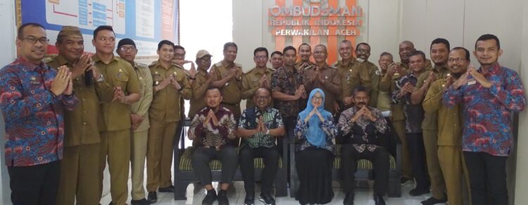 Camat se-Kabupaten Aceh Utara berkunjung ke kantor Ombudsman RI Perwakilan Aceh untuk berkoordinasi terkait upaya meningkatkan kualitas pelayanan publik kepada masyarakat, Selasa (24/10)