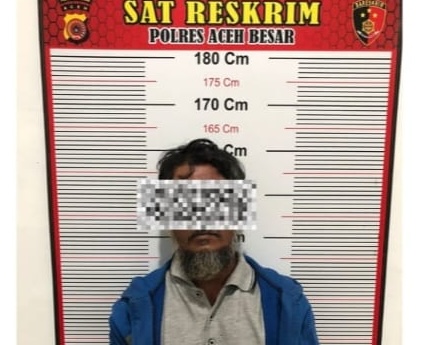 Seorang ayah di Kecamatan Seulimuem, Aceh Besar berinisial Y (46) tega memperkosa anak kandungnya sendiri yang masih dibawah umur hingga hamil dan melahirkan