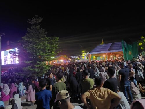 Pengunjung PKA ke-8 membludak pada Sabtu malam (4/11) di Taman Sulthanah Safiatuddin Banda Aceh