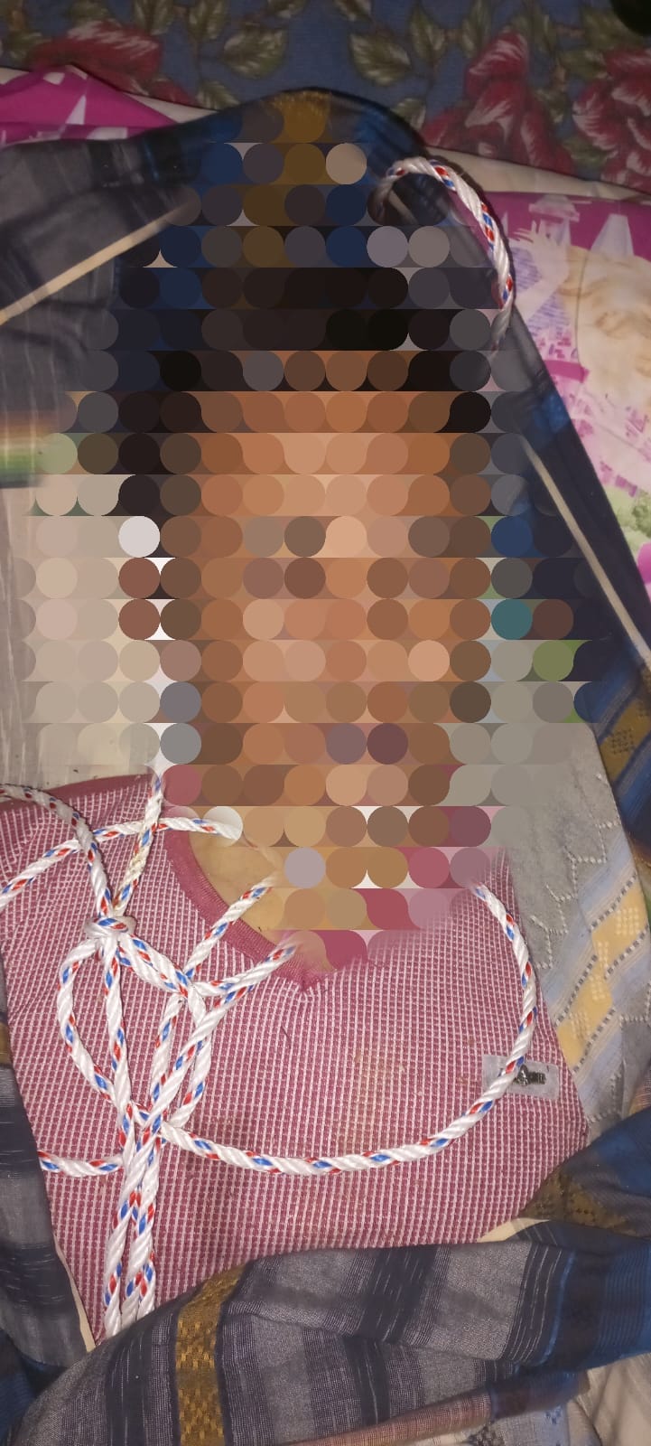 Seorang warga yang merupakan bendahara desa ditemukan tewas tergantung di sebuah pohon di ladang miliknya di Desa Alur Baung Kecamatan Karang Baru Kabupaten Aceh Tamiang, Senin dini hari (6/11)