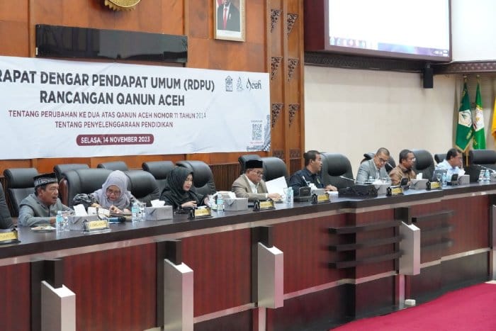 Komisi VI DPRA menggelar RDPU terhadap Rancangan Qanun Aceh tentang perubahan kedua atas Qanun Aceh Nomor 11 tahun 2014 tentang Penyelenggaraan Pendidikan Selasa (14/11)