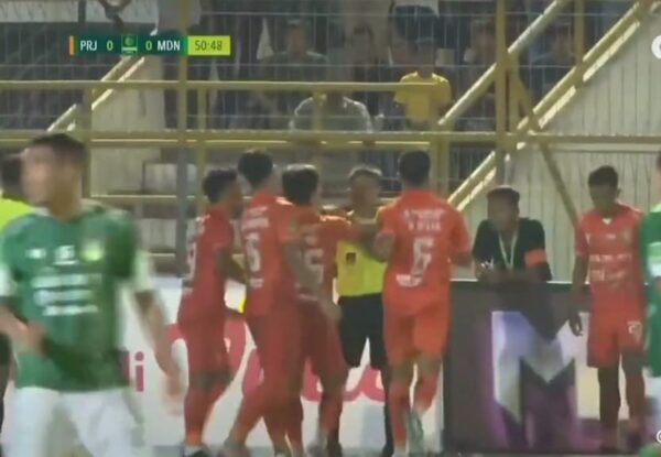 Persiraja Banda Aceh gagal meraih poin penuh setelah ditahan imbang PSMS Medan dengan skor 0-0 dalam laga lanjutan putaran kedua Liga 2 Indonesia 2023-2024 di Stadion Harapan Bangsa Lhong Raya Banda Aceh, Sabtu malam (18/11)