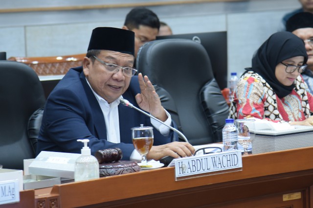 Ketua Panja BPIH Komisi VIII DPR RI Abdul Wachid saat memimpin rapat di Gedung Nusantara DPR RI, Senayan, Jakarta, Rabu (22/11/2023)
