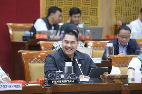 Menteri Pemuda dan Olahraga (Menpora) RI Dito Ariotedjo beserta jajaran Kemenpora mengikuti rapat kerja (raker) dengan Komisi X DPR RI, Rabu siang (22/11)