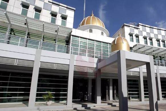 Tokoh masyarakat Kabupaten Pidie Jaya melaporkan seorang pejabat utama di lingkungan Kanwil Kementerian Agama Aceh ke Kemenag RI