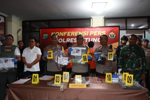 Polda Sulawesi Utara menetapkan dan menahan tujuh orang tersangka dalam kasus bentrokan massa Pro Israel dan Pro Palestina di Bitung, Sabtu, 25 November 2023 lalu. (Foto. Polda Sulut)