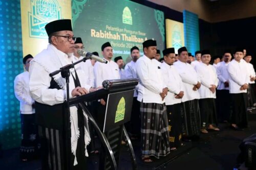 Pengurus Besar Rabithah Thaliban Aceh masa bakti 2023-2027 yang diketuai Tgk Miswar Ibrahim Njong dilantik oleh Ketua Majelis Mustasyar Rabithah Thaliban Aceh Syeikh H Hasanoel Bashri HG (Abu Mudi), Rabu malam (29/11)