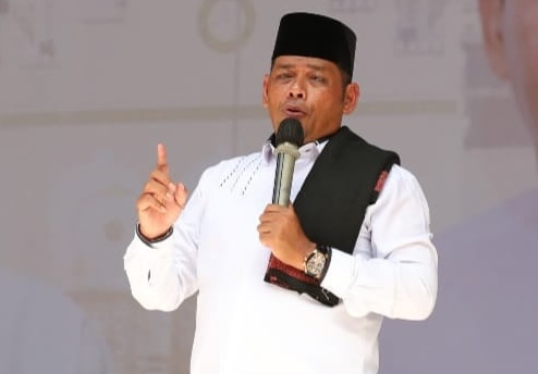 Dai kondang asal Sumut Ustaz H Irfan Yusuf mengisi ceramah Maulid Raya Nabi Muhammad SAW di Taman Sari Banda Aceh, Kamis (2/11)