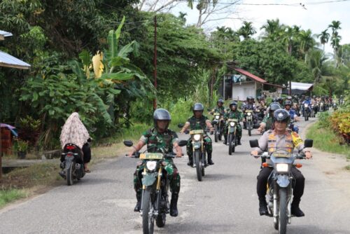 Danrem 011/Lilawangsa Kolonel Kav Kapti Hertantyawan bersama Kapolres Aceh Utara AKBP Heden Heksaputera S, Ahad (3/12) memimpin patroli skala besar TNI/Polri di pendalaman Aceh Utara guna mengantisipasi Guantibmas menjelang Milad GAM 4 Desember 2023