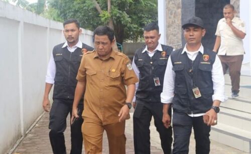 Polisi membebaskan Kadis PUPR Banda Aceh berinisial MY selaku tersangka korupsi pengadaan lahan zikir Nurul Arafah Islamic Center karena masa penahanan telah habis pada 5 Desember 2023