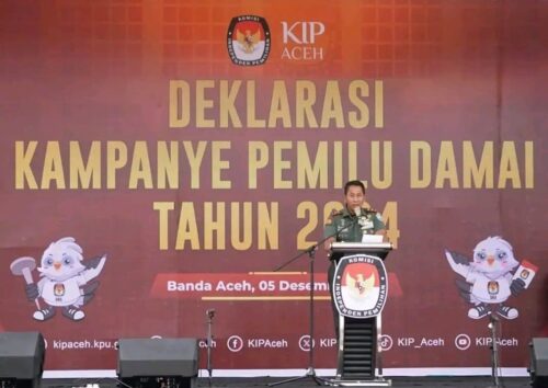 Pangdam Iskandar Muda Mayjen TNI Novi Helmy Prasetya saat menghadiri Deklarasi Kampanye Pemilu Damai 2024 di Taman Sulthanah Safiatuddin Banda Aceh, Selasa (5/12)