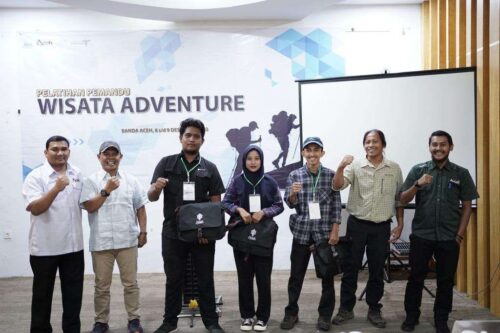 Disbudpar Aceh melaksanakan pelatihan Pemandu Wisata Adventure (petualangan), di Hotel Rasalama Banda Aceh, 8-9 Desember 2023