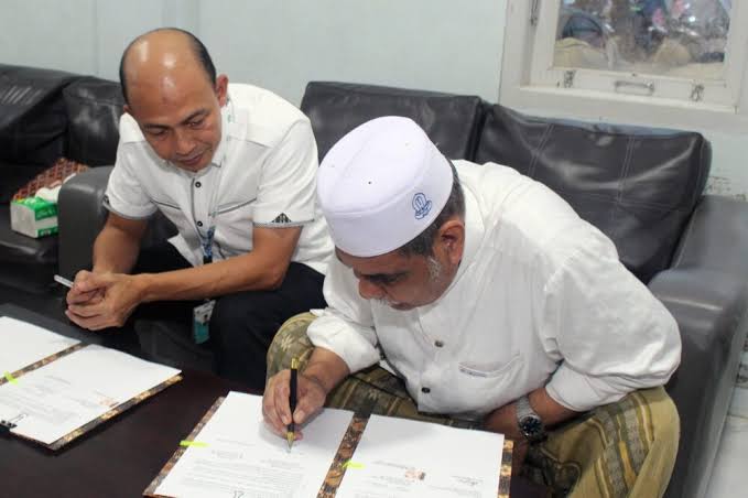 Dayah Ulee Titi Aceh Besar menjalin kerja sama pelayanan kesehatan bagi santri dan santriwati yang mondok di dayah tersebut dengan pihak RSUD Meuraxa Banda Aceh