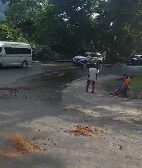 Tumpahan CPO di kawasan Gunong Kulu, Kecamatan Lhoong Aceh Besar pada Rabu petang (20/12/2023)