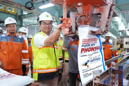PT Pupuk Iskandar Muda (PIM) melaksanakan Pengantongan Akhir Tahun 2023 dan Awal 2024 secara simbolis di Area Bagging NPK PIM, Jum'at, 29 Desember 2023