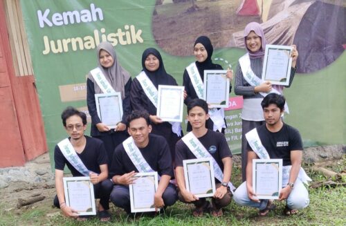 Forum Jurnalis Lingkungan (FJL) Aceh mewisuda 9 peserta Sekolah Jurnalis Lingkungan (SJL) pada Ahad (17/12)