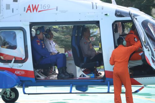 Sejumlah pejabat utama Polda Aceh melakukan patroli udara menggunakan helikopter yang dimulai dari lapangan Mapolda Aceh, Kamis (7/12)