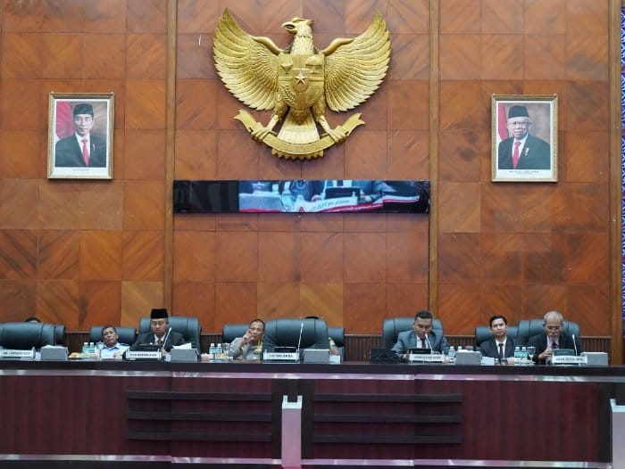 DPRA menggelar rapat paripurna terhadap Rancangan Qanun tentang Pajak dan Retribusi Aceh, Kamis (7/12) di Gedung Utama DPRA