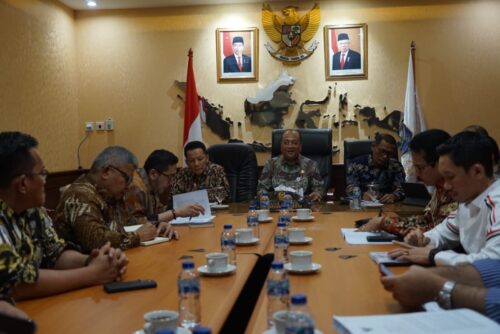 Rapat fasilitasi pembahasan RAPBA 2024 dipimpin Plh Dirjen Bina Keuangan Daerah Kemendagri Horas Maurits Pandjaitan, dihadiri Pj Gubernur Aceh Achmad Marzuki, Ketua DPRA Zulfadli, Sekda Aceh Bustami Hamzah, dan Banggar DPRA, di Kantor Kemendagri, Jakarta, Jum'at (8/12)