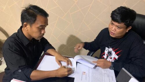Polda Lampung menetapkan komika Aulia Rakhman (33) sebagai tersangka penistaan agama, diduga telah menghina Nabi Muhammad SAW melalui materi stand up comedy di acara kampanye calon presiden 'Desak Anies' di Kota Bandar Lampung
